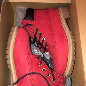 Red timberlands YOUTH SZ